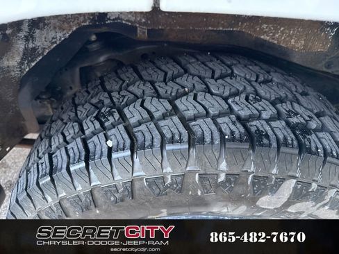 Used 2018 Toyota 4Runner SR5 image 18