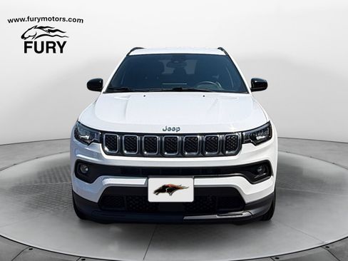 Used 2023 Jeep Compass Latitude AWD/4WD image 8