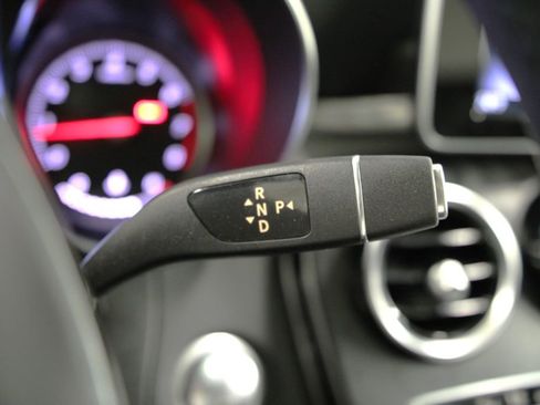 Used 2019 Mercedes-Benz GLC 300 4MATIC image 21