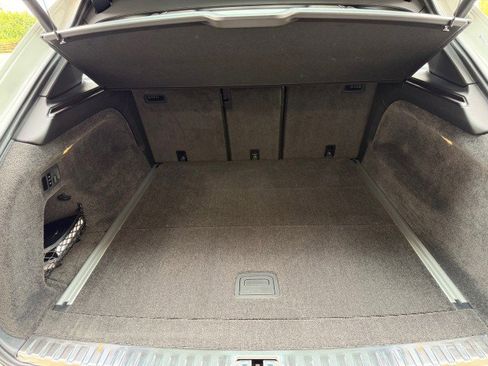 Used 2025 Bentley Bentayga AWD/4WD image 15