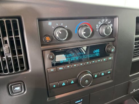 New 2026 Chevrolet Express 2500 image 28