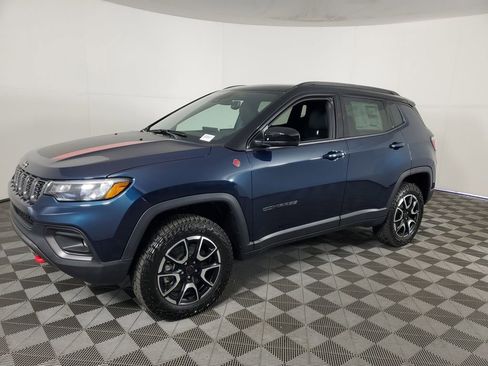 New 2026 Jeep Compass Trailhawk image 8