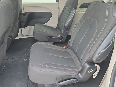 Used 2023 Chrysler Voyager LX image 26