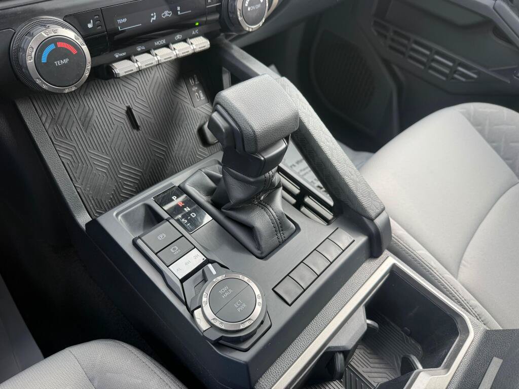 Certified 2024 Toyota Tacoma SR5 AWD/4WD image 35