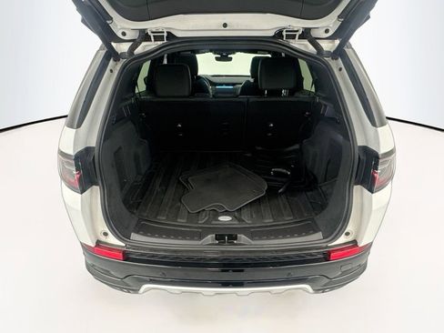 Used 2025 Land Rover Discovery Sport Dynamic SE image 26