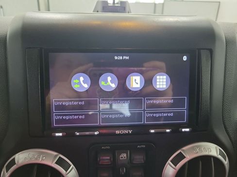 Used 2016 Jeep Wrangler Unlimited Rubicon AWD/4WD image 37