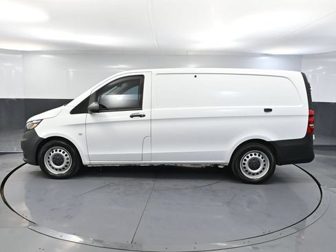 Used 2023 Mercedes-Benz Metris image 6