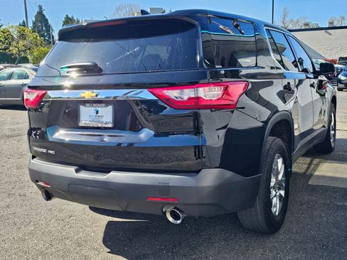 Used 2021 Chevrolet Traverse LS image 5