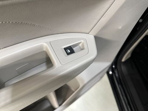 Certified 2022 Volkswagen Atlas SE w/ Panoramic Sunroof Package image 25