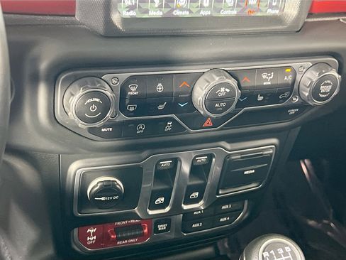 Used 2018 Jeep Wrangler Rubicon image 16