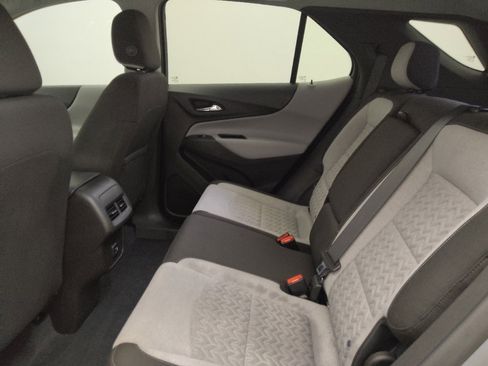 Used 2024 Chevrolet Equinox LS w/ LS Convenience Package image 18