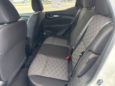 Used 2022 Nissan Rogue Sport SV image 18