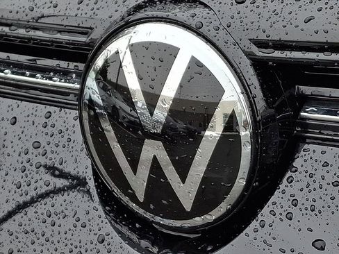 Certified 2025 Volkswagen Taos S image 28