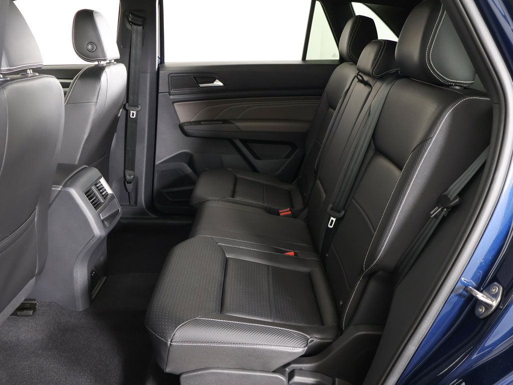 Used 2023 Volkswagen Atlas Cross Sport SEL R-Line AWD/4WD image 38
