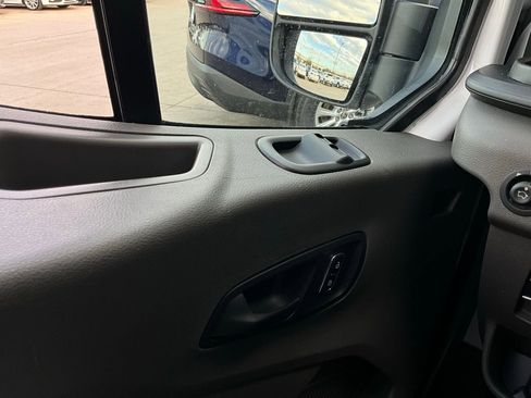 Used 2023 Ford Transit 350 XLT image 22