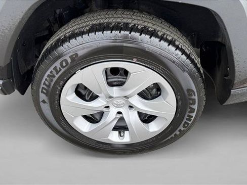 Used 2024 Toyota RAV4 LE AWD/4WD image 24