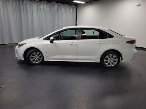Used 2026 Toyota Corolla LE FWD image 5