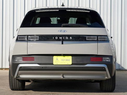 Used 2025 Hyundai Ioniq 5 SE image 10