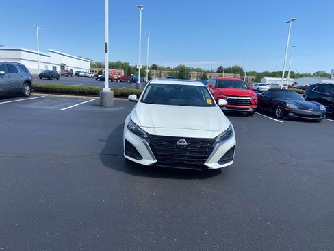 Used 2023 Nissan Altima 2.5 SL FWD image 8