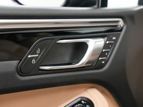 Used 2021 Porsche Macan S image 22