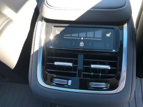 New 2026 Volvo XC90 B6 Plus w/ Protection Package Premier image 39