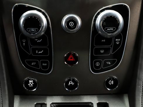 Used 2016 Aston Martin V8 Vantage GT image 36