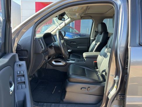 Used 2024 Nissan Frontier SL image 13
