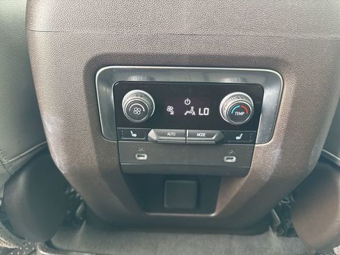 Used 2021 Chevrolet Tahoe Z71 w/ Z71 Signature Package image 15