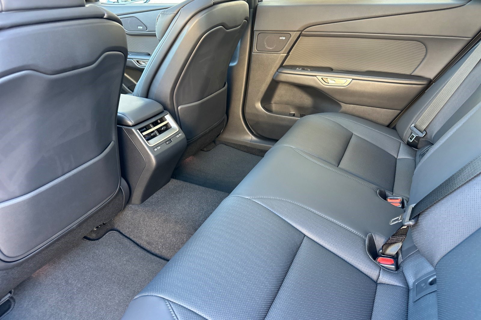 New 2026 Lexus ES 350h w/ Cold Area Package FWD image 23