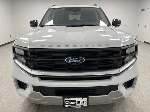 Used 2025 Ford Expedition Max Platinum AWD/4WD image 3