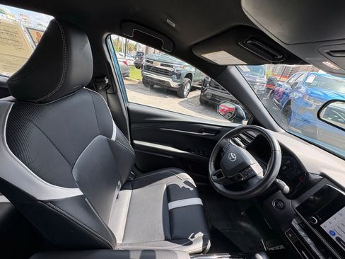 Used 2025 Toyota Camry SE FWD image 26