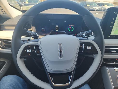 New 2026 Lincoln Aviator 2WD image 29