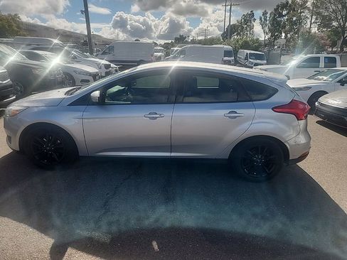 Used 2016 Ford Focus SE FWD image 10