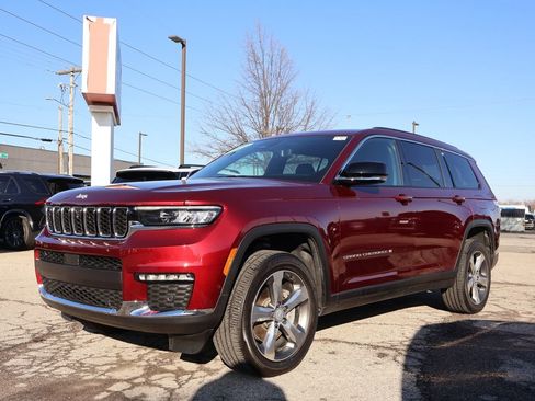 Used 2024 Jeep Grand Cherokee L Limited w/ Luxury Tech Group II image 4