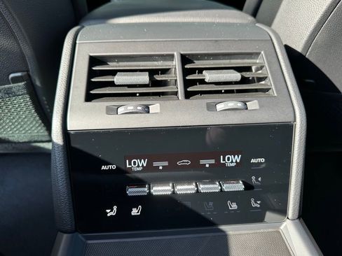 Used 2026 Porsche Panamera image 38