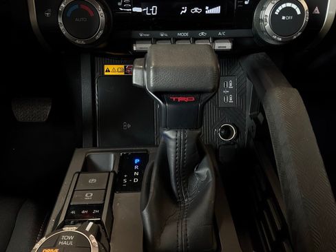 Used 2024 Toyota Tacoma TRD Off-Road w/ TRD Off Road Upgrade Package AWD/4WD image 31