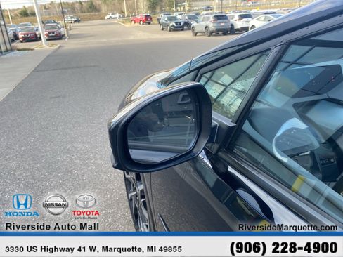 Used 2025 Toyota Prius Plug-In Hybrid w/ Limited Premium Package FWD image 12