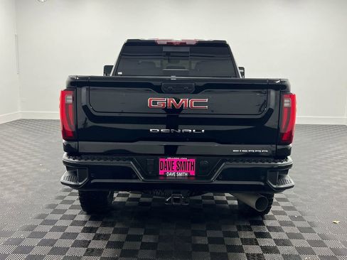 Used 2024 GMC Sierra 3500 Denali w/ Technology Package AWD/4WD image 9