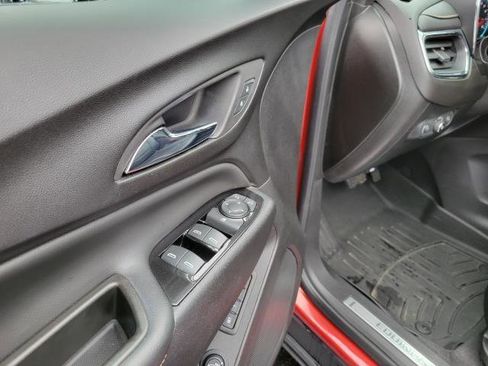 Used 2023 Chevrolet Equinox Premier image 7