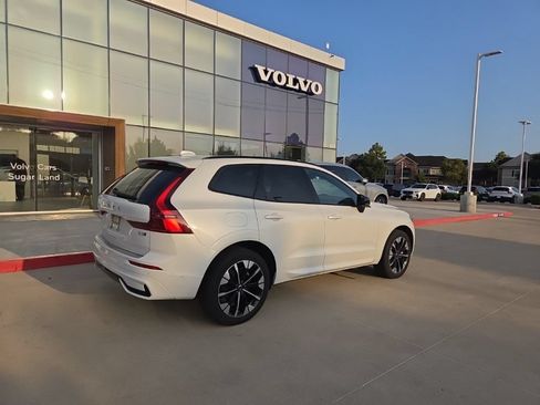 Used 2026 Volvo XC60 B5 Plus AWD/4WD image 18