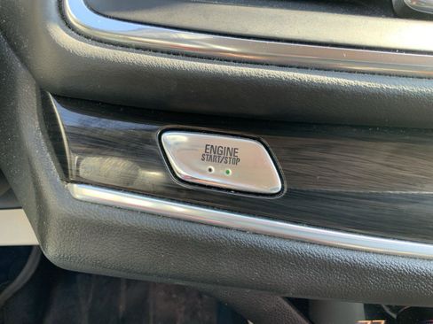 Used 2019 Buick Enclave Essence FWD image 35