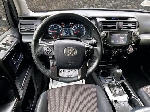 Used 2015 Toyota 4Runner Trail AWD/4WD image 5