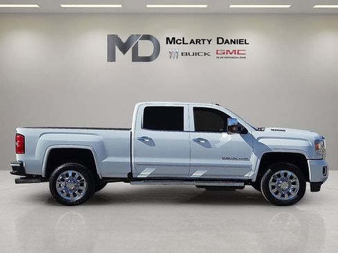 Used 2019 GMC Sierra 2500 Denali w/ Duramax Plus Package image 6