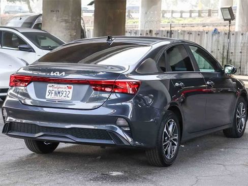 Used 2023 Kia Forte LXS image 4