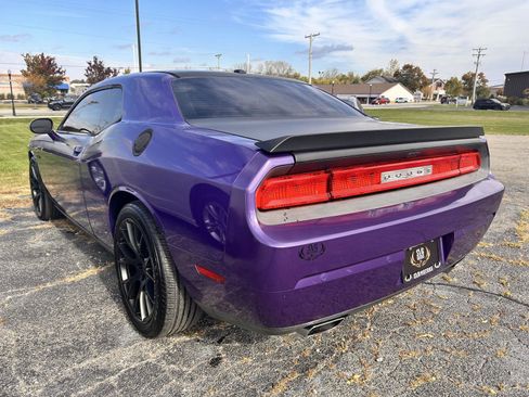 Used 2014 Dodge Challenger R/T image 3