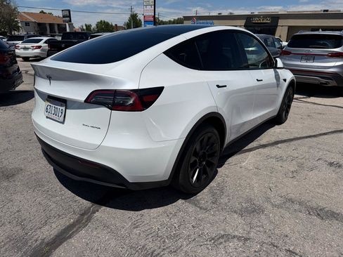 Used 2023 Tesla Model Y Long Range AWD/4WD image 4
