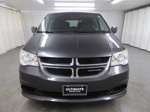 Used 2016 Dodge Grand Caravan SXT image 2