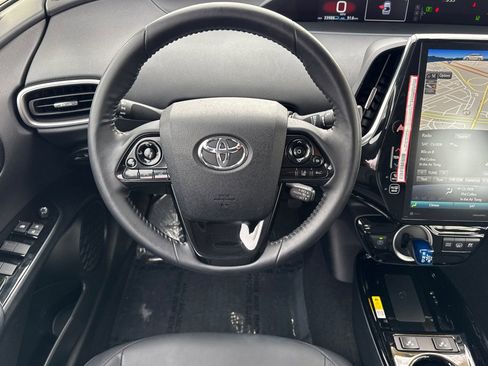 Used 2022 Toyota Prius Prime XLE image 14