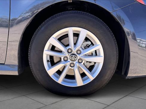 Used 2025 Toyota Camry LE image 11