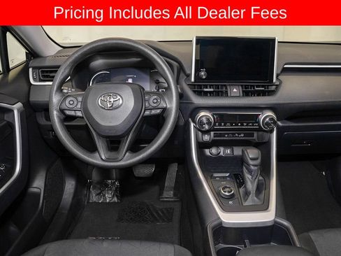 Used 2025 Toyota RAV4 XLE AWD/4WD image 6